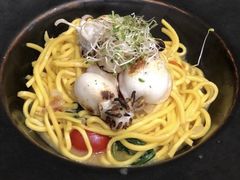 海盐烧墨鱼仔罗勒牛油汁蒜片辣椒鲜蛋面-青花亭 Aobana HK