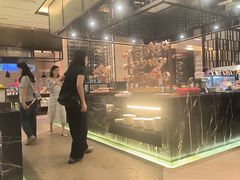 -广州万富希尔顿酒店·感趣自助餐厅·金秋蟹宴生蚝海鲜刺身