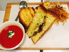 -The Sunny Side Cafe Station 1