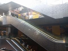 -瑞虹新天地月亮湾