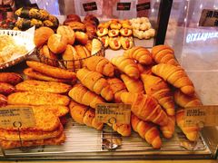 黑松露海盐牛油卷法包-PAPER STONE BAKERY(天汇广场店)
