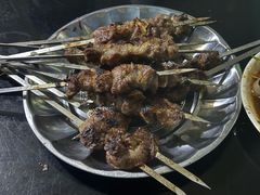 -烤肉小伙烤肉店