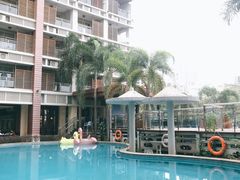 -皇马海口湾海景酒店(万绿园秀英港店)
