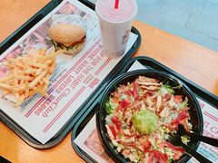 -The Habit Burger Grill 哈比特汉堡(复兴soho店)