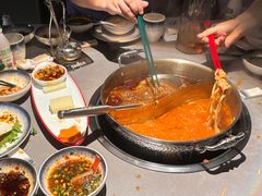 -伴山牛贵州黄牛肉火锅·苗疆非遗艺术餐厅(上海首店)