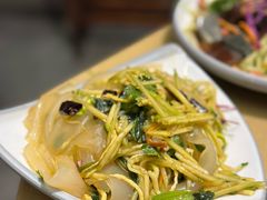 -万里闯关东铁锅炖菜馆(高新旗舰店)