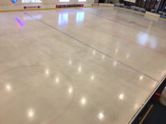 -冰纷万象滑冰场(赣州华润万象城店)