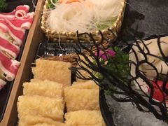 -湊湊火锅·茶憩(打浦桥日月光店)