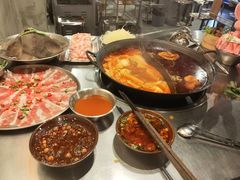 -鹿鸣山草本茶香火锅(园西路店)
