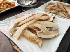 -蘑统田下·野生菌火锅