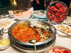 -茅草房·河畔园林火锅