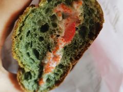 草莓飞鱼籽面包-Let's Taipei 非常烘焙(太古里店)