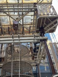 -PIPIKINGDOM皮皮王国欢乐号(欢乐海岸购物中心店)