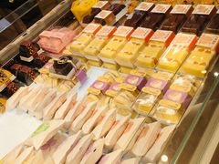 面包甜点陈列柜-好利来(北美N1店)