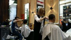 -马克男发时尚店
