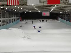 -乔波室内滑雪场