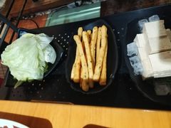 -洪氏嗨捞·广东猪肚鸡·椰子鸡火锅(西咸万象城店)