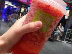 霸气冰淇淋草莓-奈雪的茶(湖滨银泰in77C区PRO店)