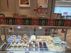 面包甜点陈列柜-面包新语(龙湖·西宸天街店)