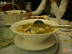 酸菜鱼-川香楼酒家