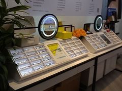 -天空之镜眼镜店蔡司依视路配镜授权零售店(望京颐堤港店)