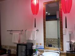 -裕龙汤泉