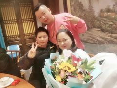 -帅巴人舅母子腊蹄民俗村