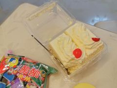 -红宝石·鲜奶小方·海派西点房(金杨店)