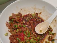 -阿瓦山寨·湘菜现炒·剁椒鱼头王(咸阳总店)