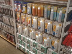 -名创优品(北京新中关购物中心地铁层店)