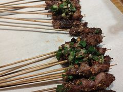 -街角等你.大连海鲜烧烤.经典铁板海鲜串(西安路店)