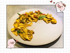 野芫荽炒牛肝菌-半山腰·云南菜(侨福芳草地店)