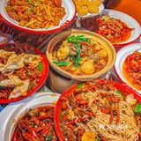 小龙虾品质没的说个个都新鲜 剥壳嗦肉分分钟都超嗨的