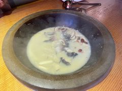 -咕嘟草帽鱼·牛奶一样的鲜鱼汤(天鹅湖万达广场店)