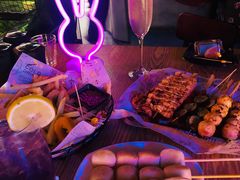-UP嘻哈酒吧(粉巢店)