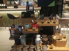 -星巴克臻选(上海中环广场2F店)