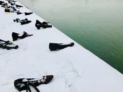 -多瑙河畔鞋履雕塑