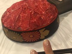安格斯牛肉-鲜入围煮花胶鸡海鲜火锅