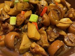 杏鲍菇炖猪尾-客家大院·非遗赣南客家菜(郁孤台店)