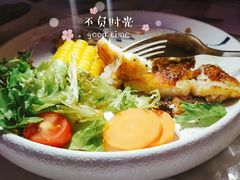 -樱花里音乐餐吧·牛扒椰子鸡(东圃店)