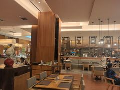 -华邑酒店·鲜艳全日自助餐厅