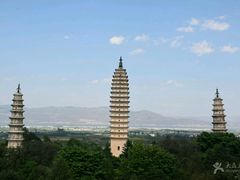 -三塔倒影公园