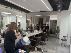 -Z.X HAIR SALON张新美业