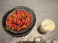-肥肥虾庄·金牌油焖大虾(汉街总部国际店)