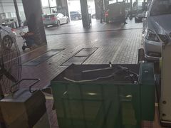 -天津波士信达奔驰4S店(卫津南路店)