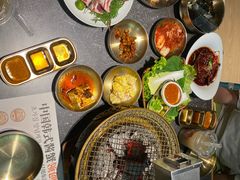 -草家酱蟹炭火烤肉店(珲春南路二店)