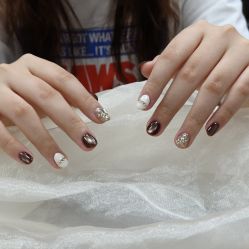 -芊屿芊浔美甲