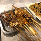 今天朋友来，就一起去店里吃了