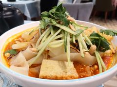 石河子凉皮-巴扎美食·新疆菜·西域歌舞表演餐厅(新疆大厦店)