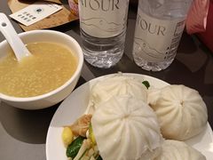 -西安大雁塔亚朵酒店